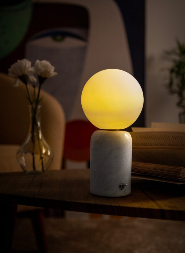 The Nuuk Table Lamp | Carrara | Cordless - Rechargable