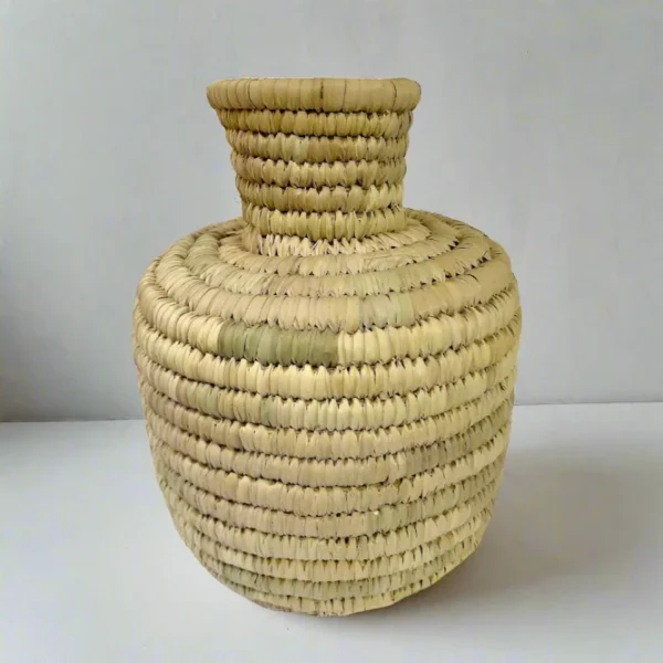 Vase with neck